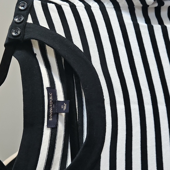 2/$20 Banana Republic - Black and White Striped Dress - Size XS - Picture 2 of 4